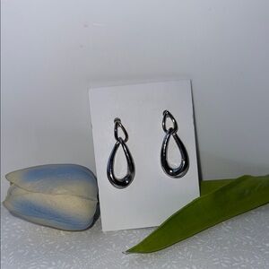 Chic‎ Sterling Silver Teardrop Earrings